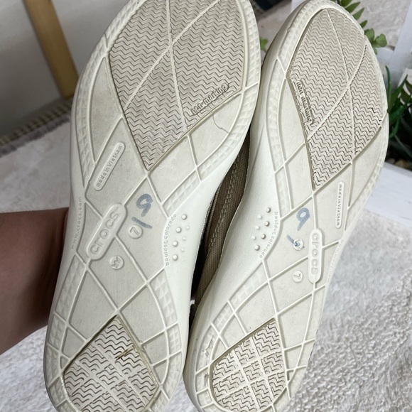 Crocs shoes size 7 - Picture 3 of 4
